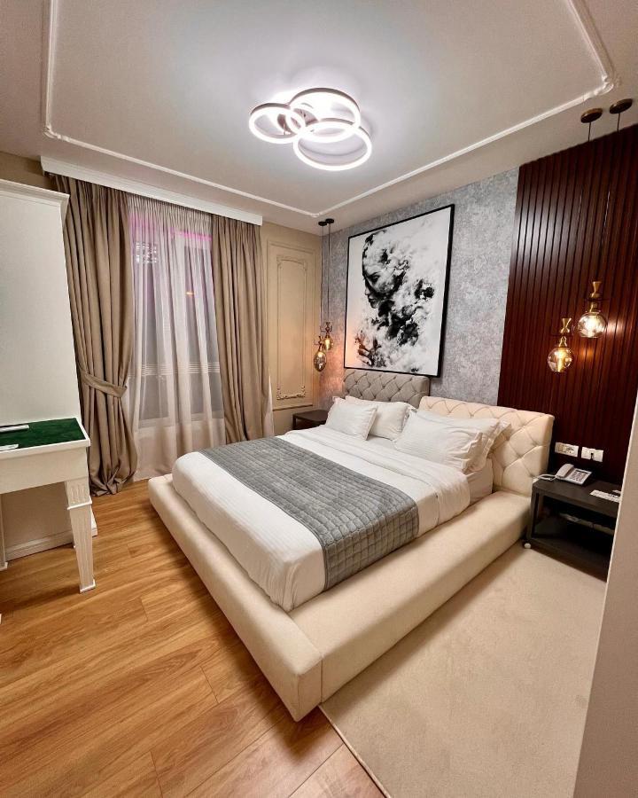 Rose Boutique Hotel Тирана Екстер'єр фото