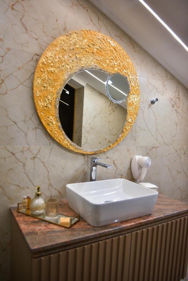 Rose Boutique Hotel Тирана Екстер'єр фото