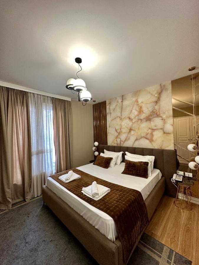 Rose Boutique Hotel Тирана Екстер'єр фото